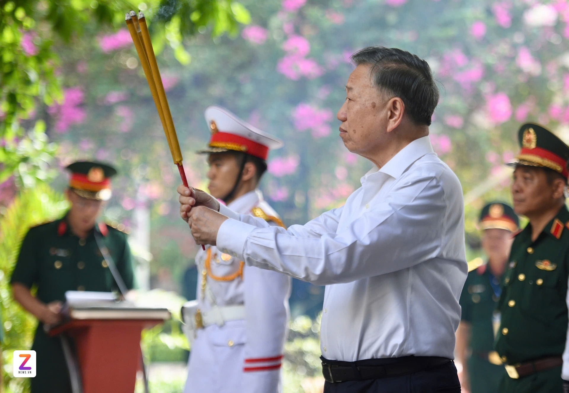 Tổng B&iacute; thư T&ocirc; L&acirc;m ảnh 1