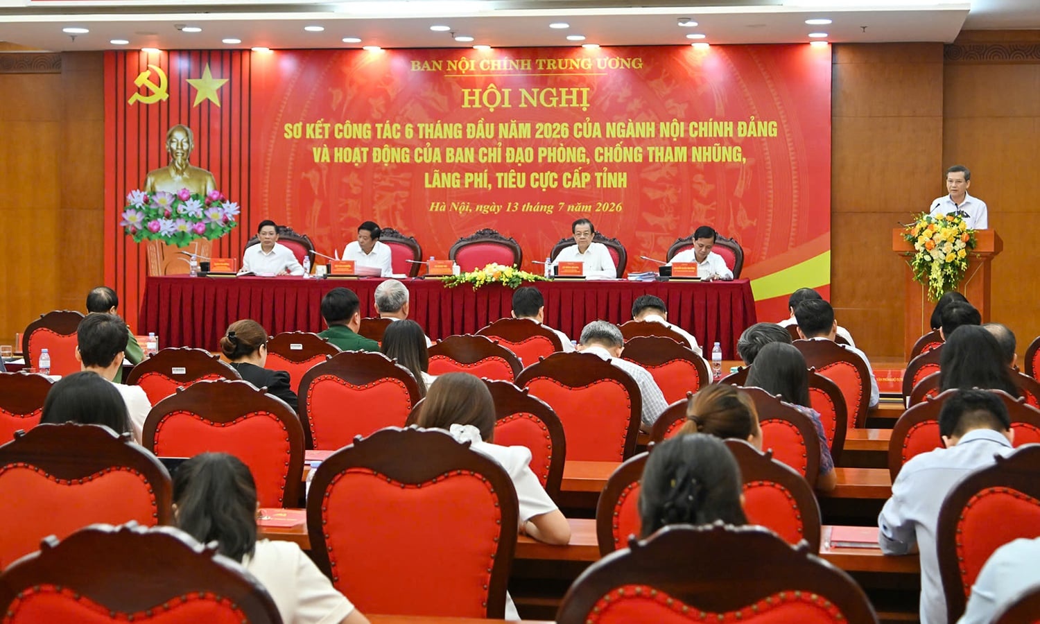 vụ &aacute;n l&atilde;ng ph&iacute; ảnh 2