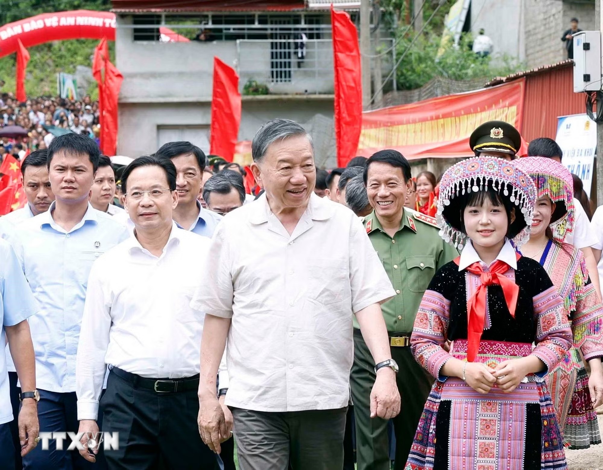 tổng b&iacute; thư ảnh 2