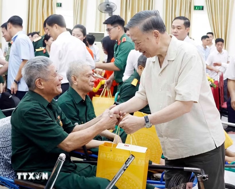 tổng b&iacute; thư ảnh 1
