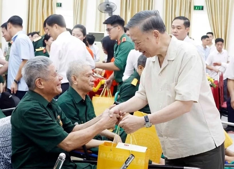 Tiếp tục rà soát, giải quyết đầy đủ chính sách với người có công và thân nhân