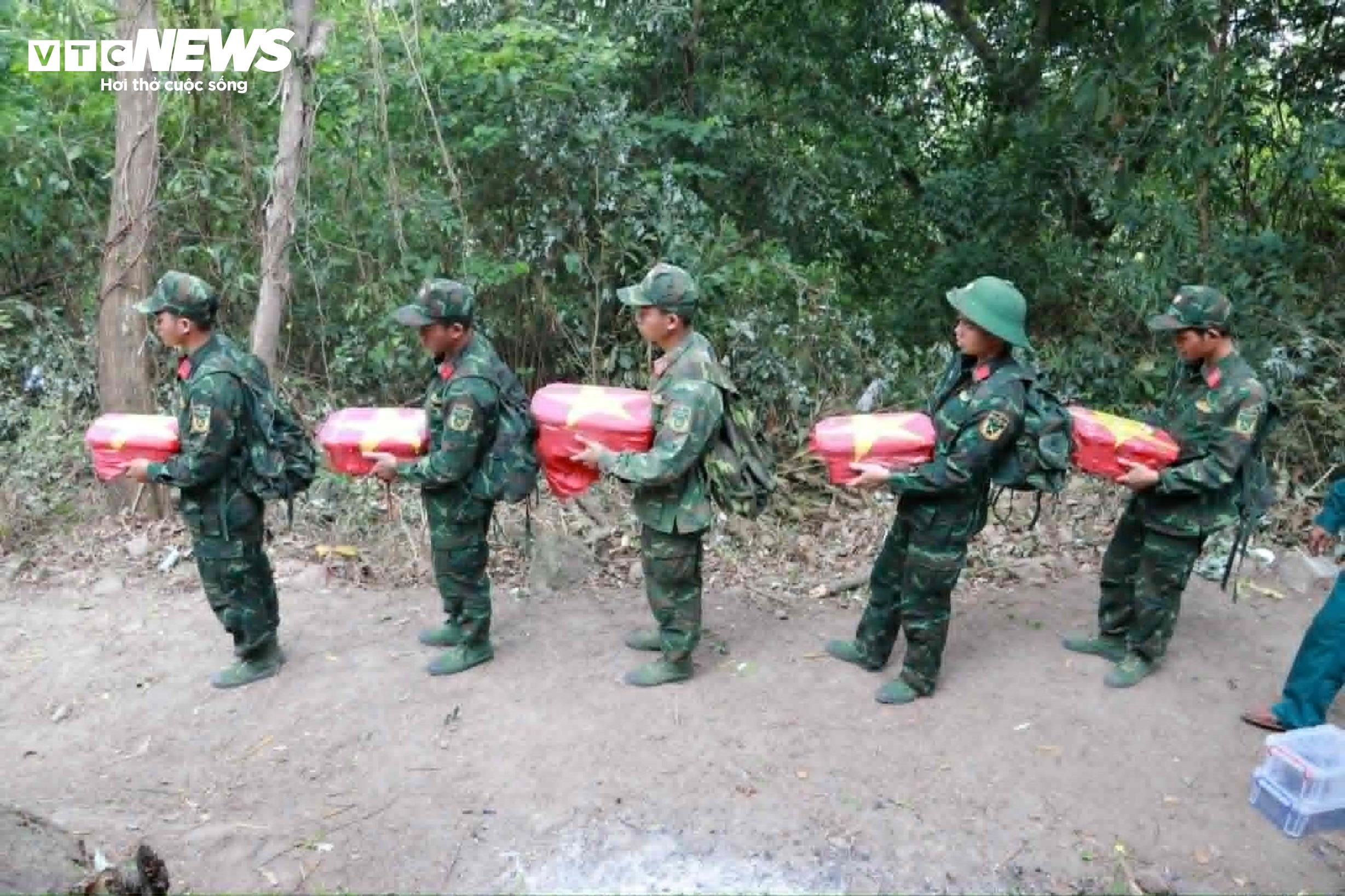 h&agrave;i cốt liệt sĩ ảnh 1