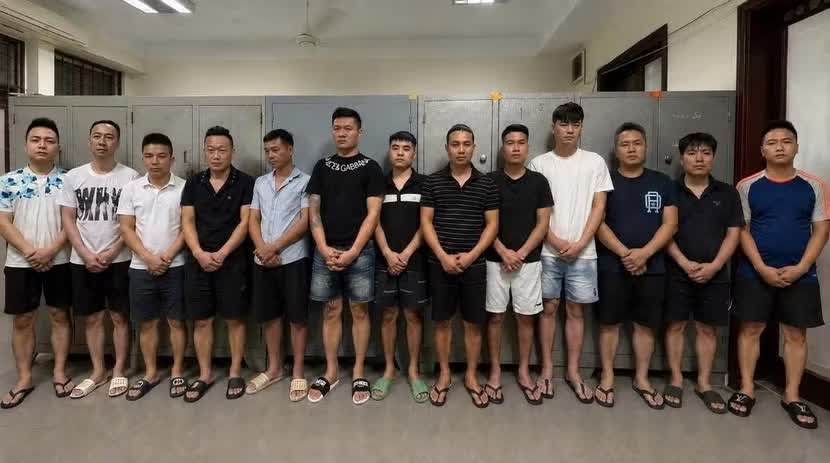 Mua hàng trăm tài khoản, mở đường dây cá độ bóng đá giao dịch hơn 60 tỷ đồng