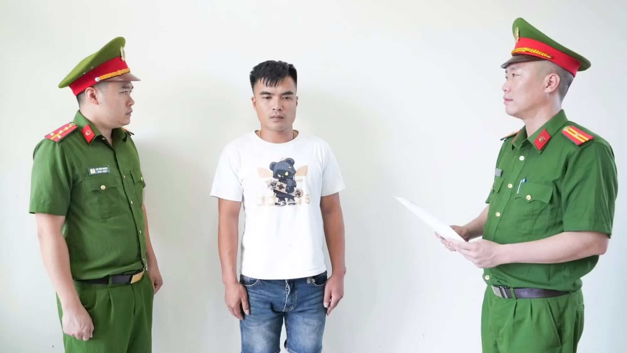 Tạm giữ,  l&aacute;i xe tải,  th&ocirc;ng chốt,  Cảnh s&aacute;t giao th&ocirc;ng ảnh 1