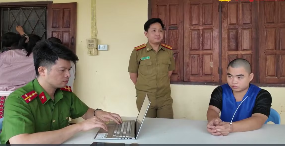 ổ nh&oacute;m lừa đảo,  qua mạng,  bắt giữ,  40 đối tượng ảnh 3