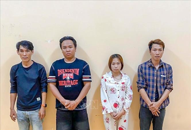 D&agrave;n cảnh,  cướp t&agrave;i sản,  trong nh&agrave; nghỉ ảnh 1