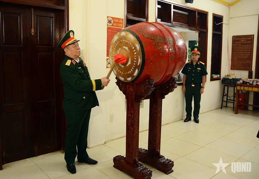 anh h&ugrave;ng liệt sĩ ảnh 2