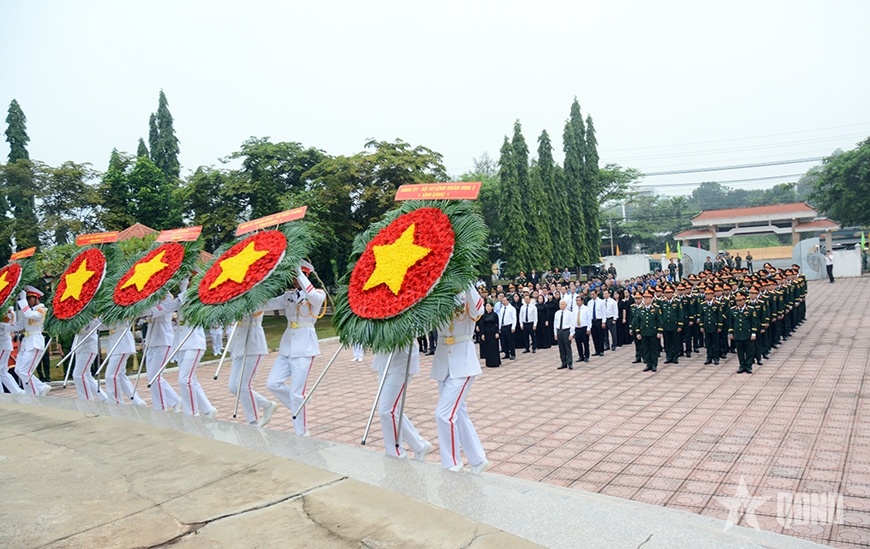 anh h&ugrave;ng liệt sĩ ảnh 4