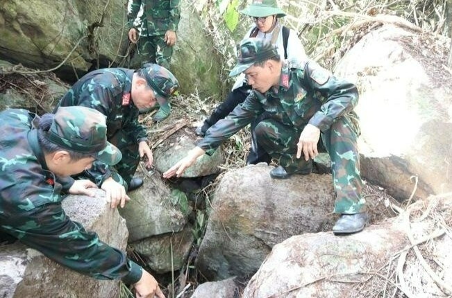 Tìm thấy 9 hài cốt liệt sĩ ở hang Đá Sập