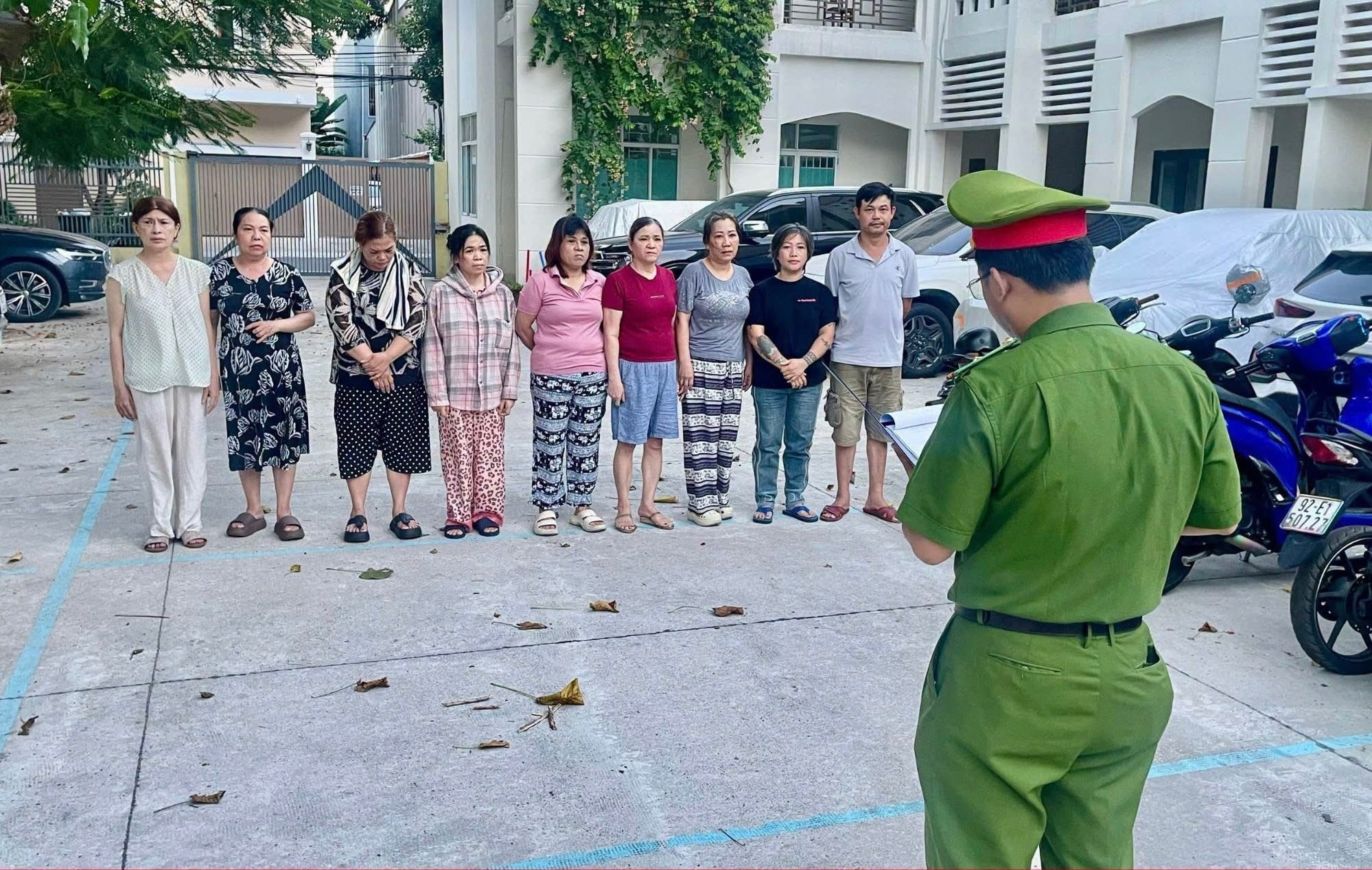 Bắt giữ nhóm 'nữ quái' cầm đầu đường dây lô đề gần 8 tỷ đồng