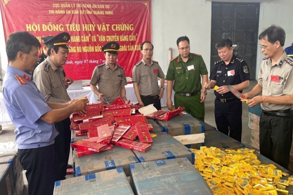 Tiêu hủy gần 154.000 bao thuốc lá nhập lậu trong vụ án buôn bán hàng cấm