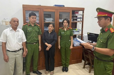 Th&ocirc;ng tin gian dối ảnh 1