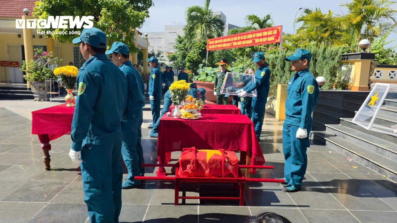t&igrave;m mộ liệt sĩ ảnh 3