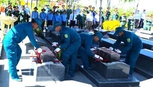 Quy tập 2 hài cốt liệt sĩ từ lời kể của cựu giao liên 96 tuổi