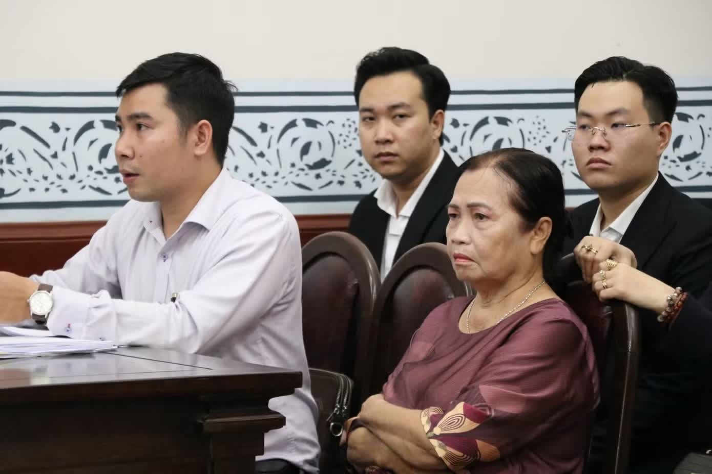 cố diễn vi&ecirc;n,  Đức Tiến ảnh 1