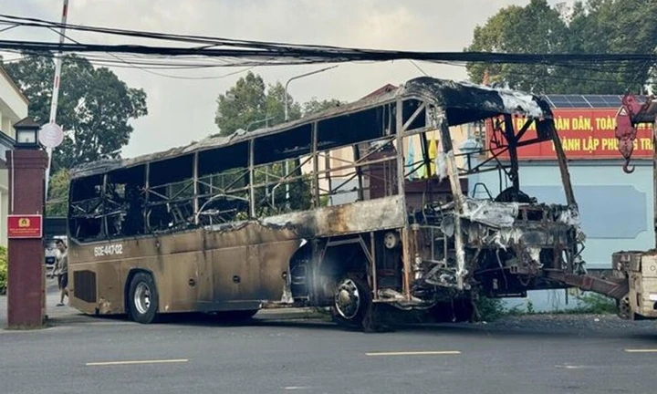 Cháy ôtô khách làm 7 người chết: Thủ tướng yêu cầu kiểm tra nhà xe