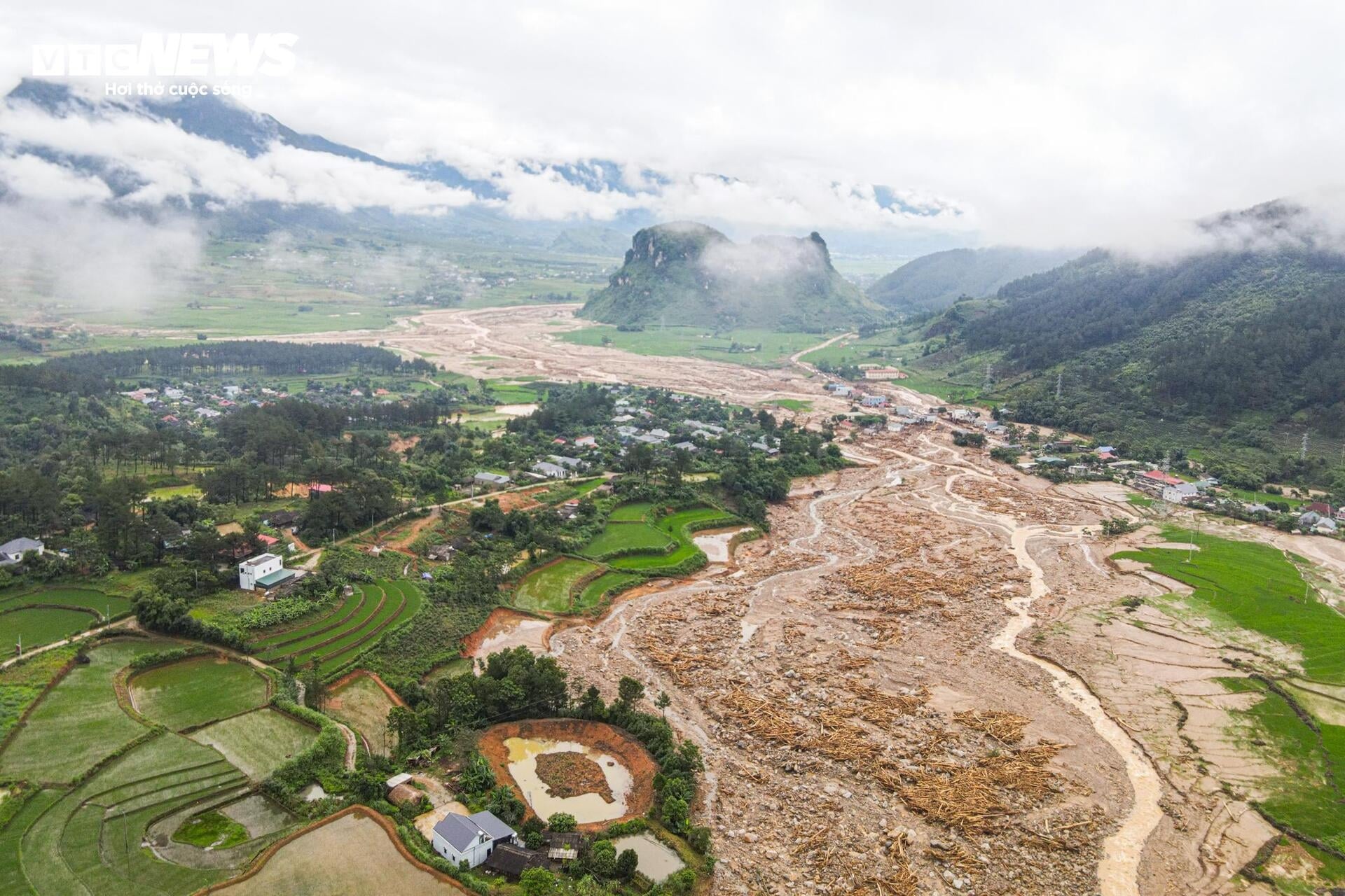 sạt lở lai ch&acirc;u ảnh 1