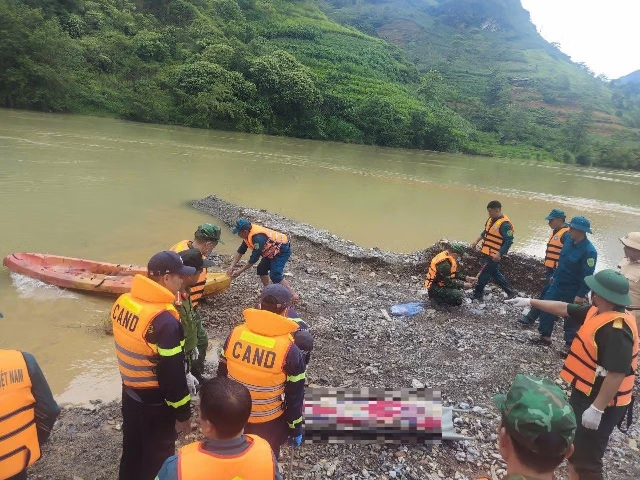 Tìm thấy thi thể vụ 2 thiếu niên mất tích trên sông Nho Quế