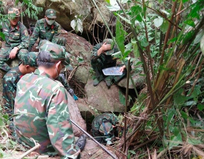 Tìm thấy thêm 2 hài cốt liệt sĩ ở hang Đá Sập, Đà Nẵng