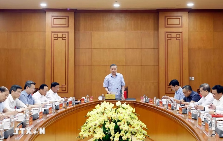 Vận dụng đúng phương pháp cách mạng phòng chống 'tự diễn biến', 'tự chuyển hóa'