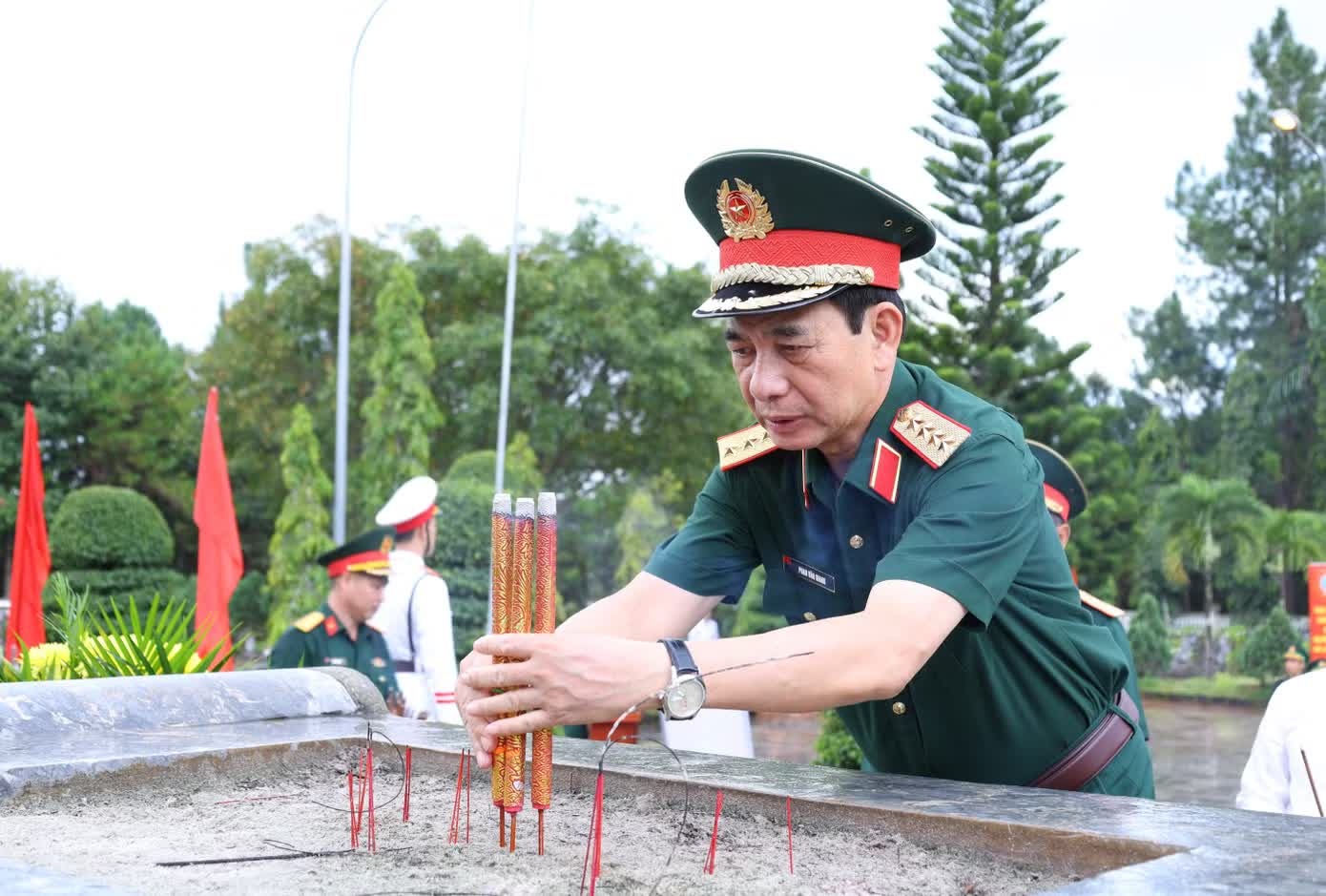 Đại tướng,  Phan Văn Giang ảnh 2