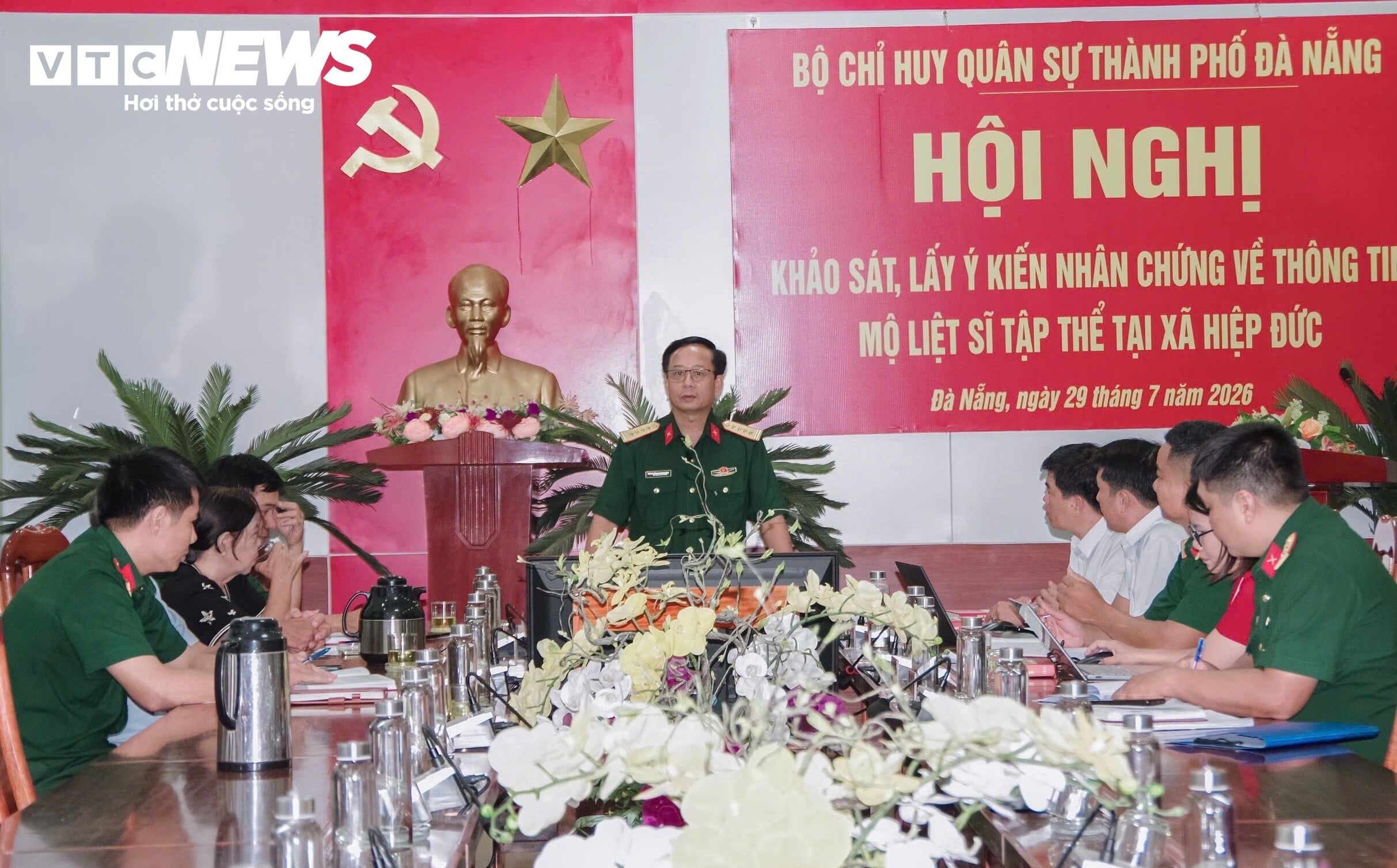 mộ liệt sĩ ảnh 1