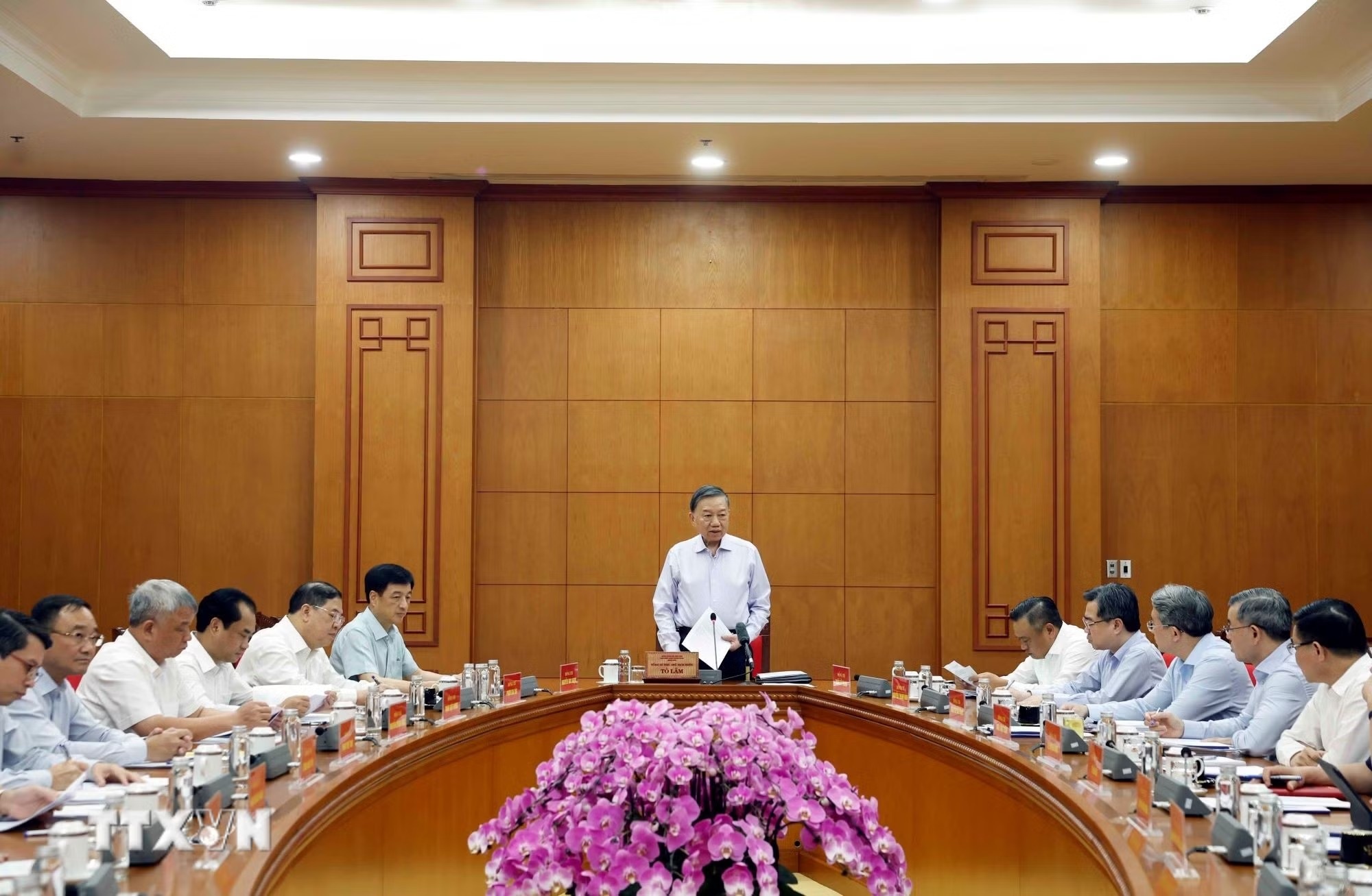 tổng b&iacute; thư ảnh 2