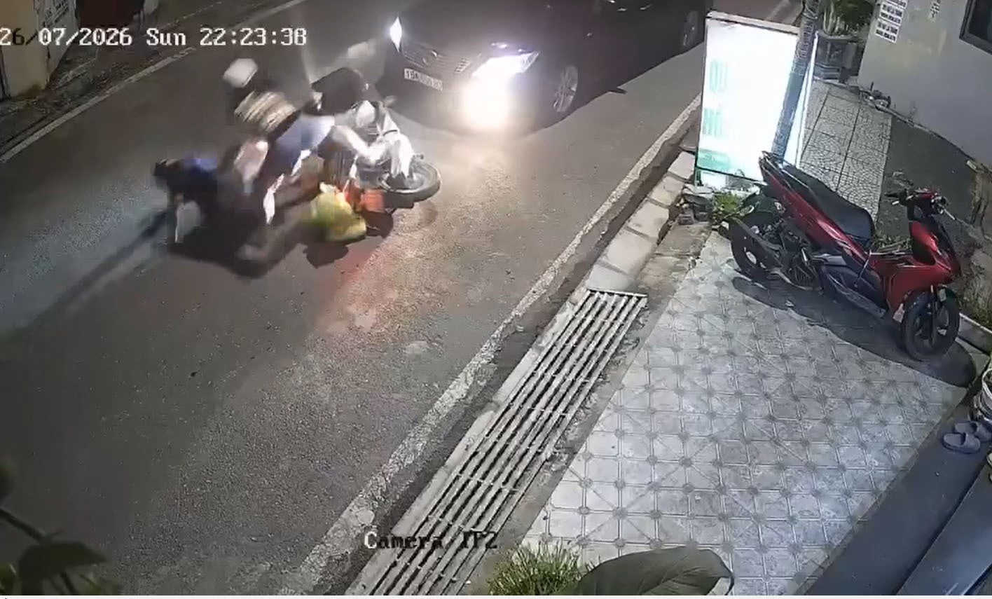 &ocirc;t&ocirc; t&ocirc;ng xe m&aacute;y ảnh 1