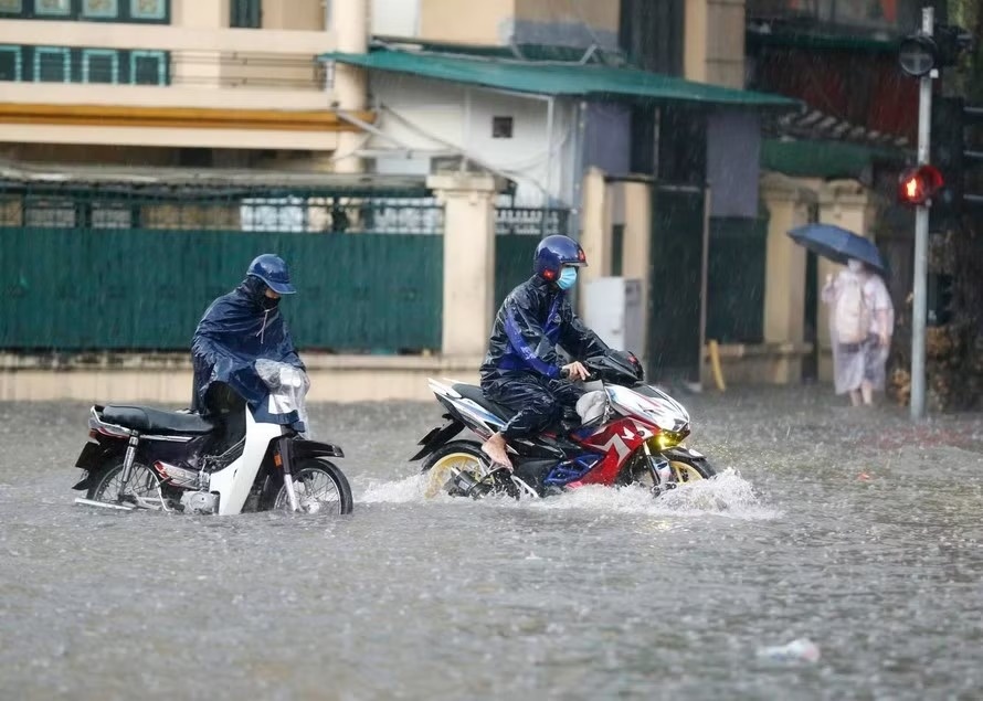 Dự báo mới về mưa dông ở miền Bắc, Nam Bộ