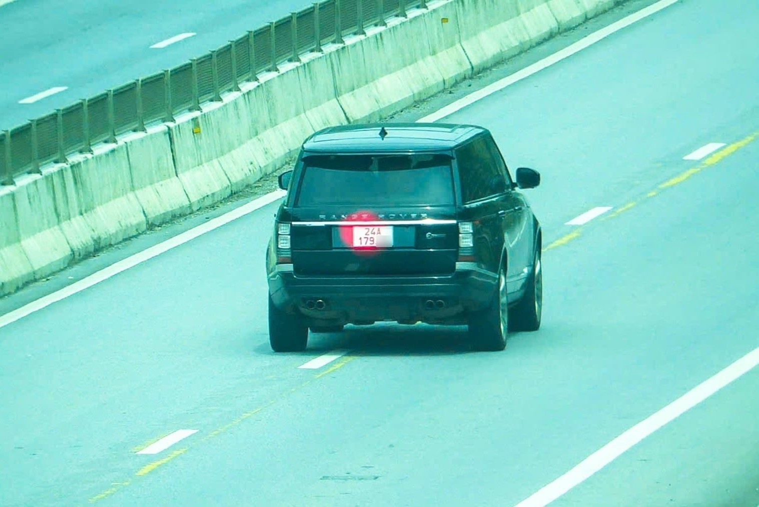 Xử phạt nữ tài xế chạy 156 km/h trên cao tốc Nội Bài - Lào Cai