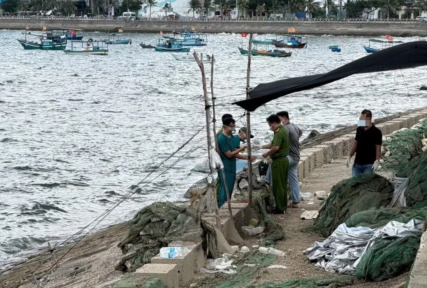 Phát hiện thi thể người đàn ông tại bờ kè biển Nha Trang