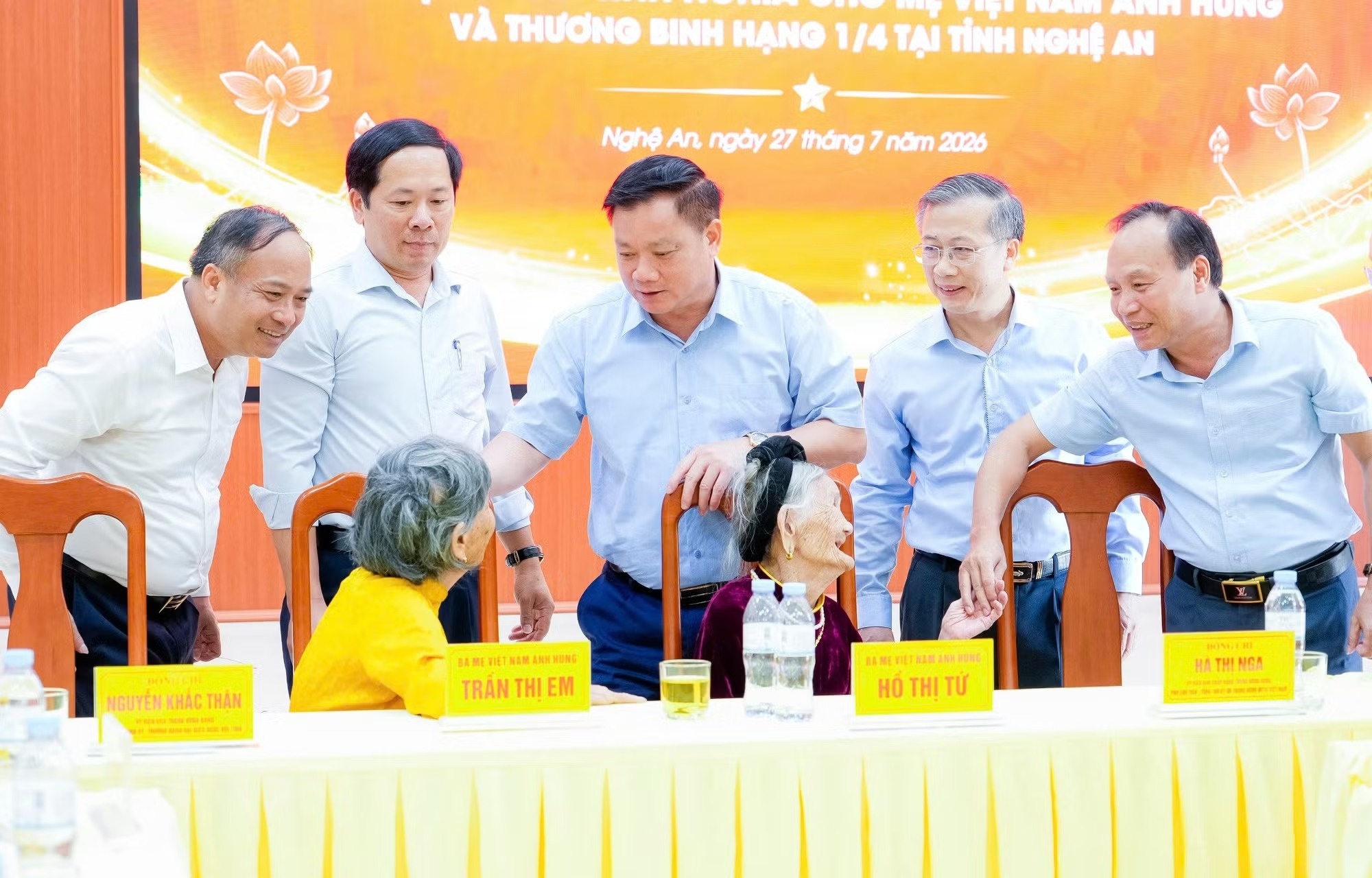 tri &acirc;n liệt sĩ ảnh 4