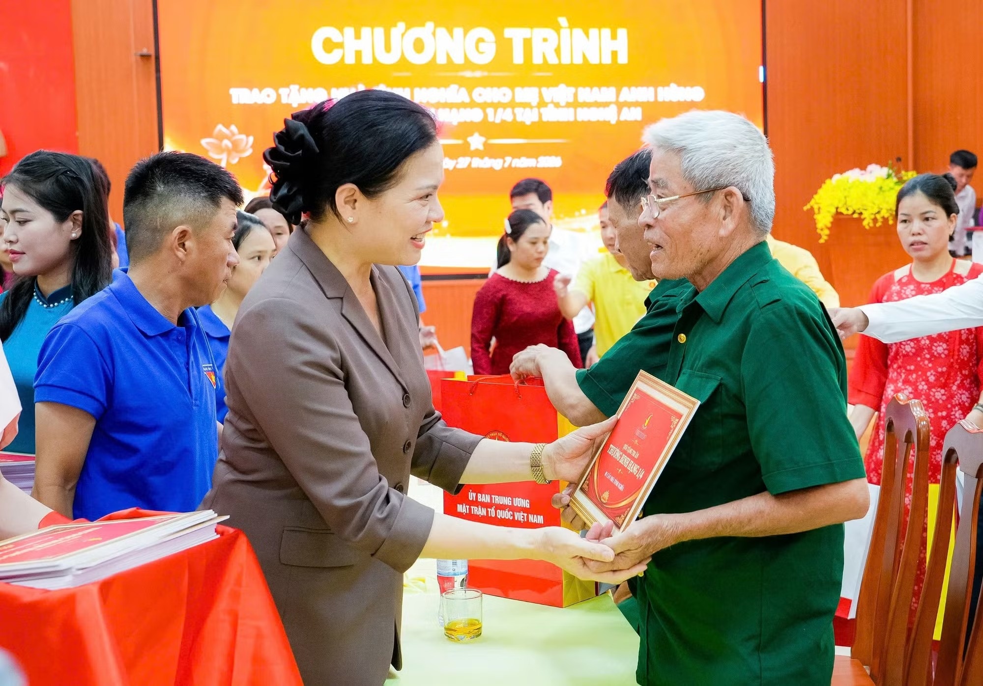 tri &acirc;n liệt sĩ ảnh 3