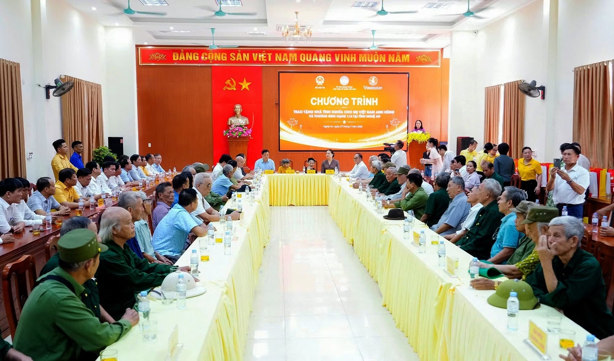 tri &acirc;n liệt sĩ ảnh 2