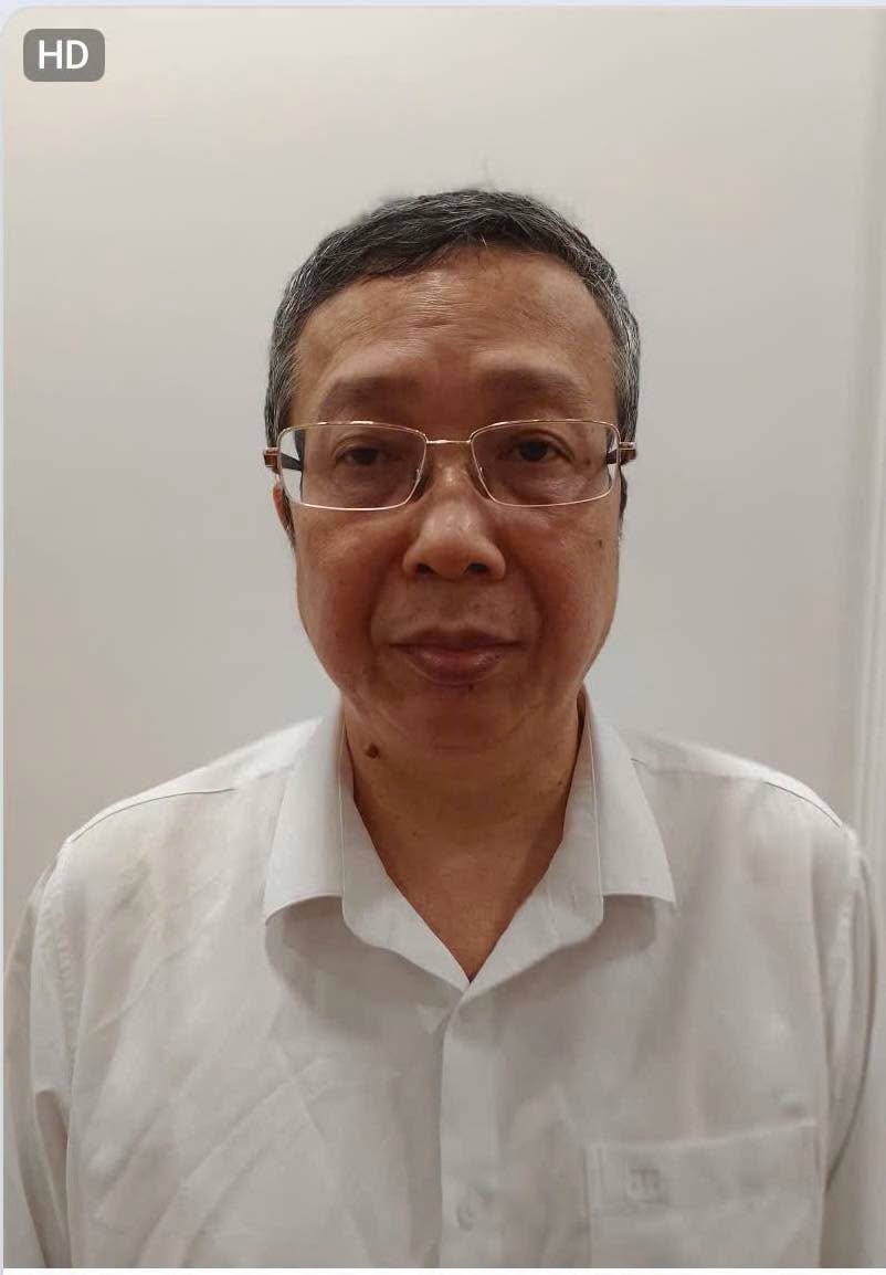 Ho&agrave;ng Trung ảnh 1