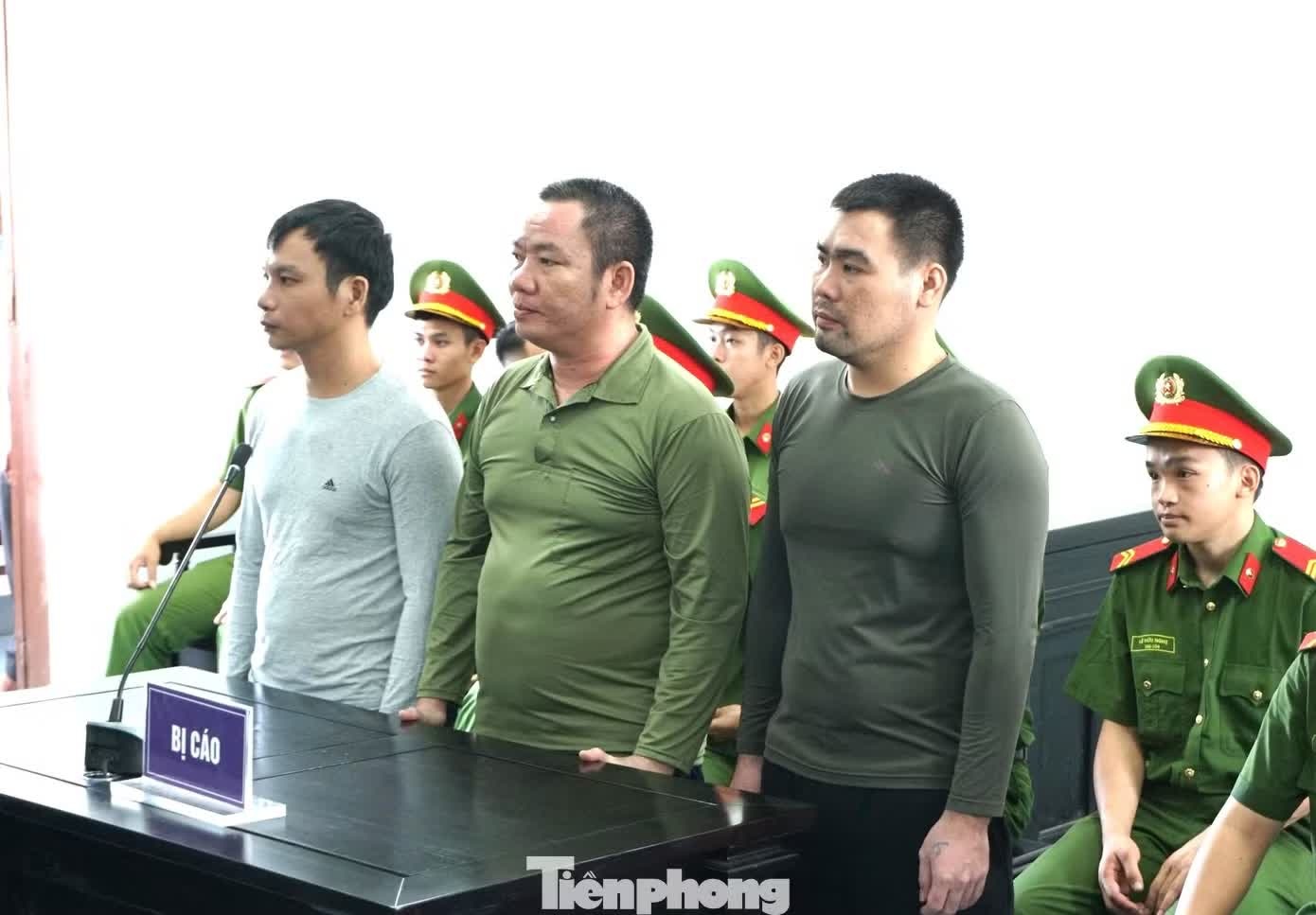 Vụ bị đ&aacute;nh,  Th&acirc;n t&agrave;n ma dại ảnh 1