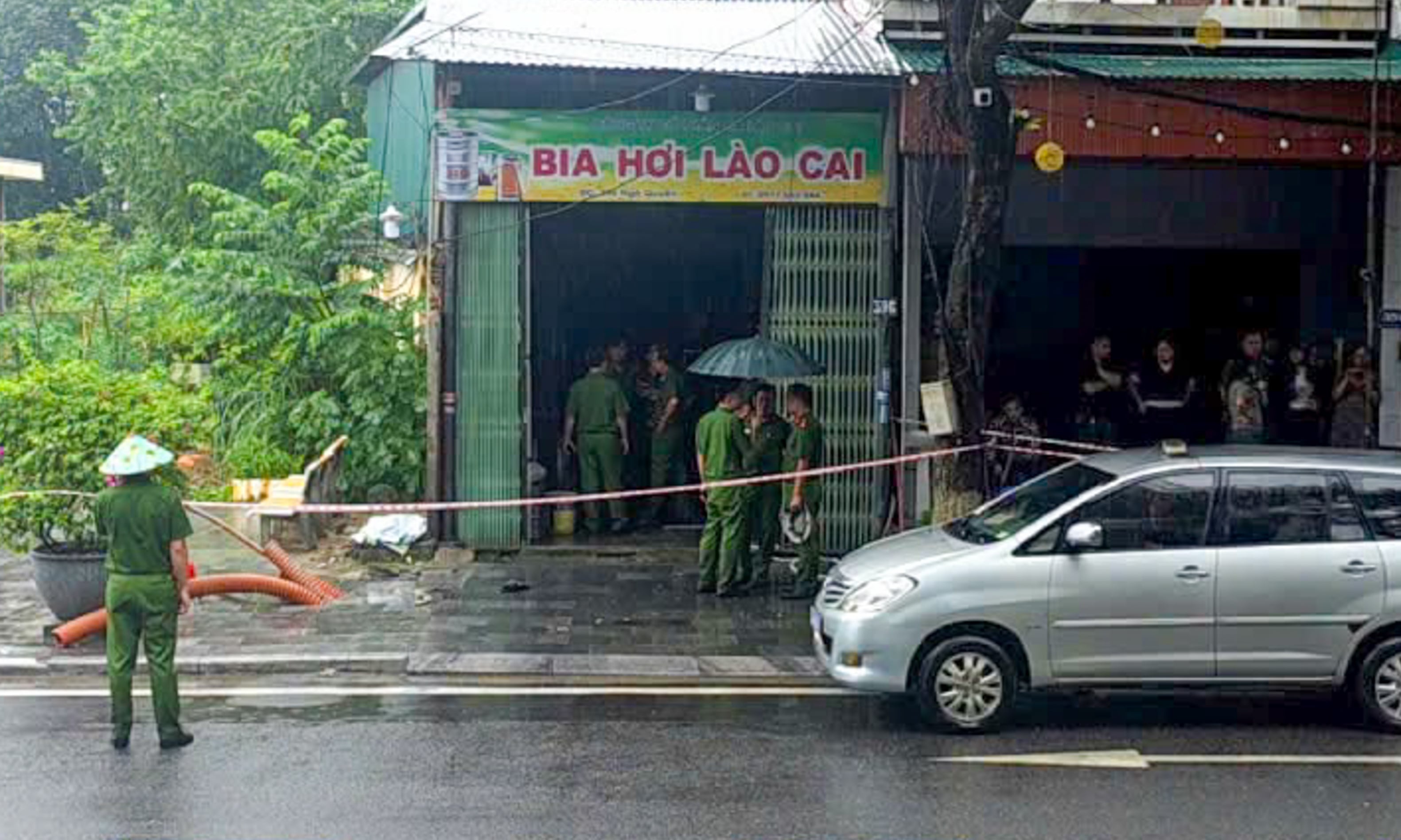 Cháy nhà ở Lào Cai, 4 người trong gia đình bị thương