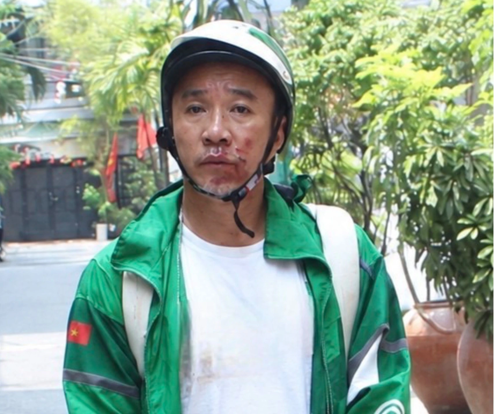 cướp giật ảnh 1