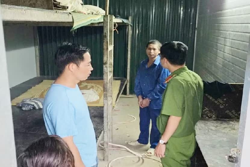 B&agrave; chủ,  Trả th&ugrave; lao,  C&ocirc;ng nh&acirc;n ảnh 2