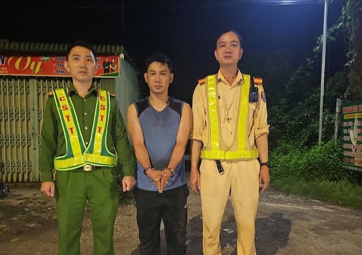 Bắt đối tượng chở pháo hoa lậu liều lĩnh tông xe vào CSGT để bỏ chạy