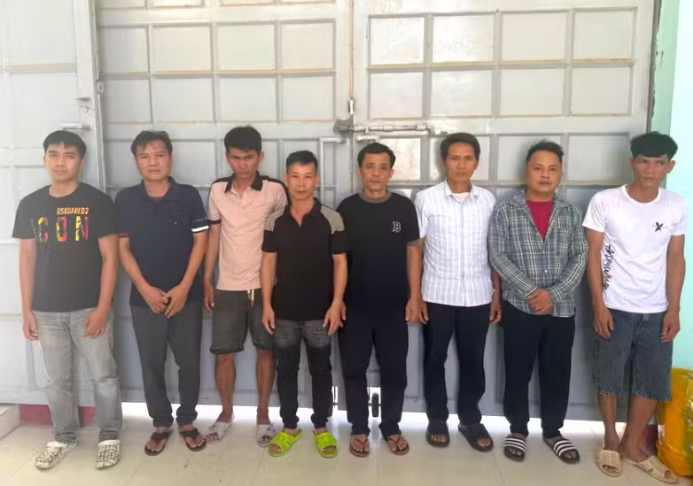 Đường d&acirc;y,  c&aacute; độ b&oacute;ng đ&aacute;,  hơn 70 tỷ đồng ảnh 1