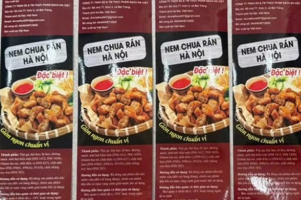 Công an Thanh Hóa cần tìm người liên quan vụ làm giả nem chua rán Hà Nội