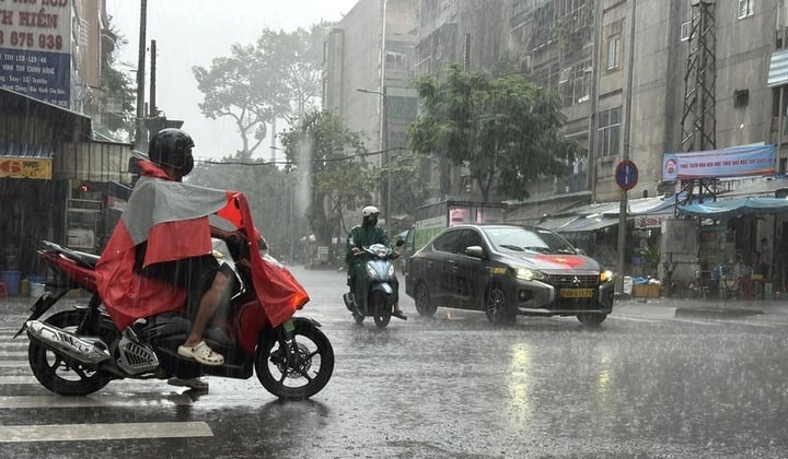 Dự báo thời tiết miền Nam ngày 2/8: Có mưa rào và dông, TP.HCM cao nhất 33°C