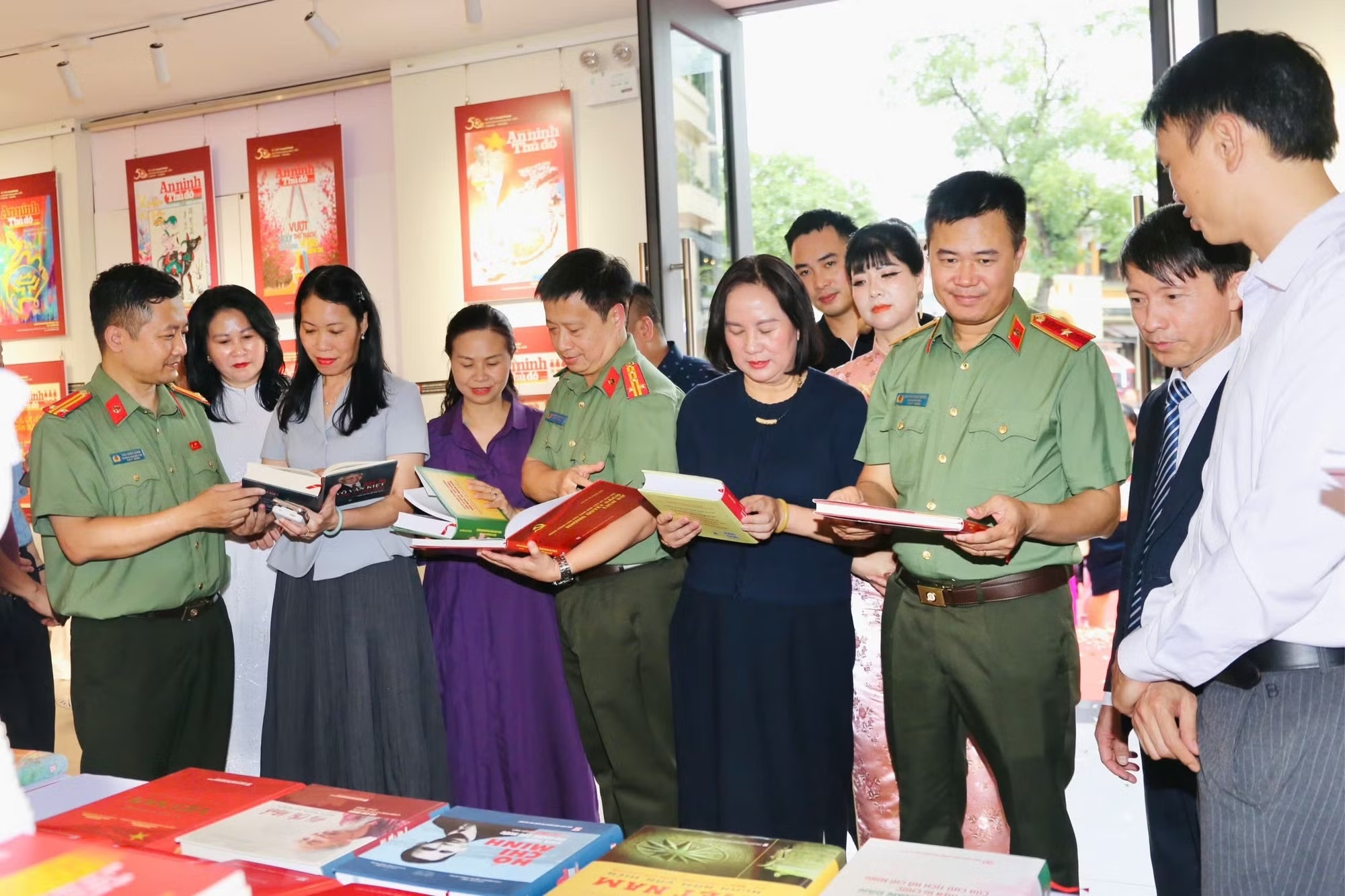 chiến sĩ Công an ảnh 5 chiến sĩ Công an ảnh 5