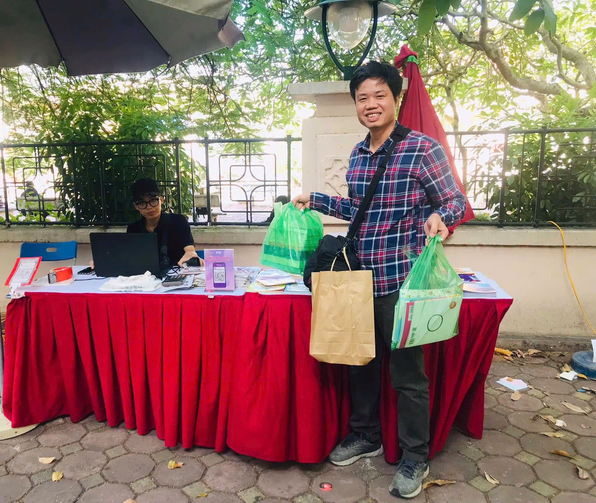 Cửu vạn s&aacute;ch ảnh 1