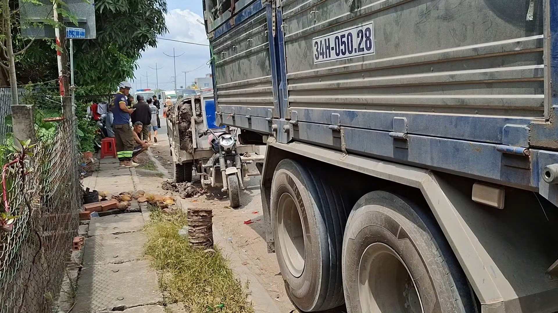 Xe ba gác tông đuôi ôtô tải, một người tử vong