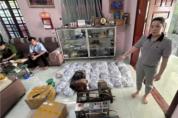 Khởi tố 2 đối tượng sản xuất, buôn bán thuốc Đông y giả