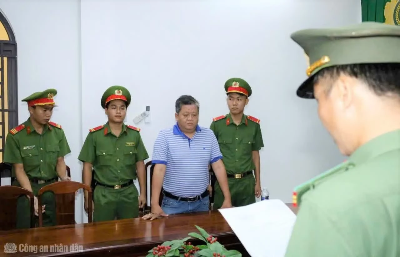 Khởi tố, bắt tạm giam Chủ tịch HĐQT, Giám đốc Công ty CP Mekolor