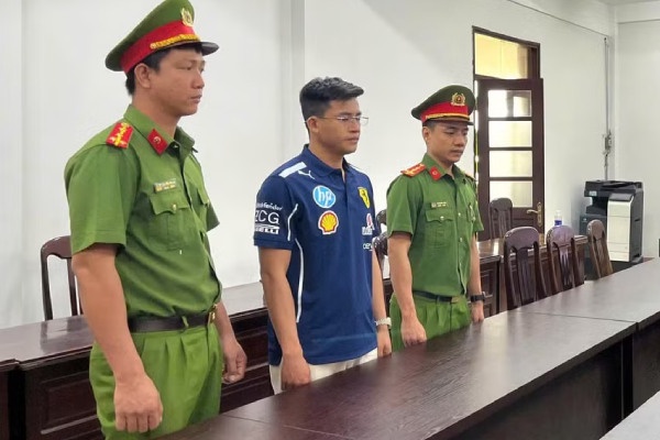 Thu giữ gần 2.000 sản phẩm thời trang giả thương hiệu nổi tiếng