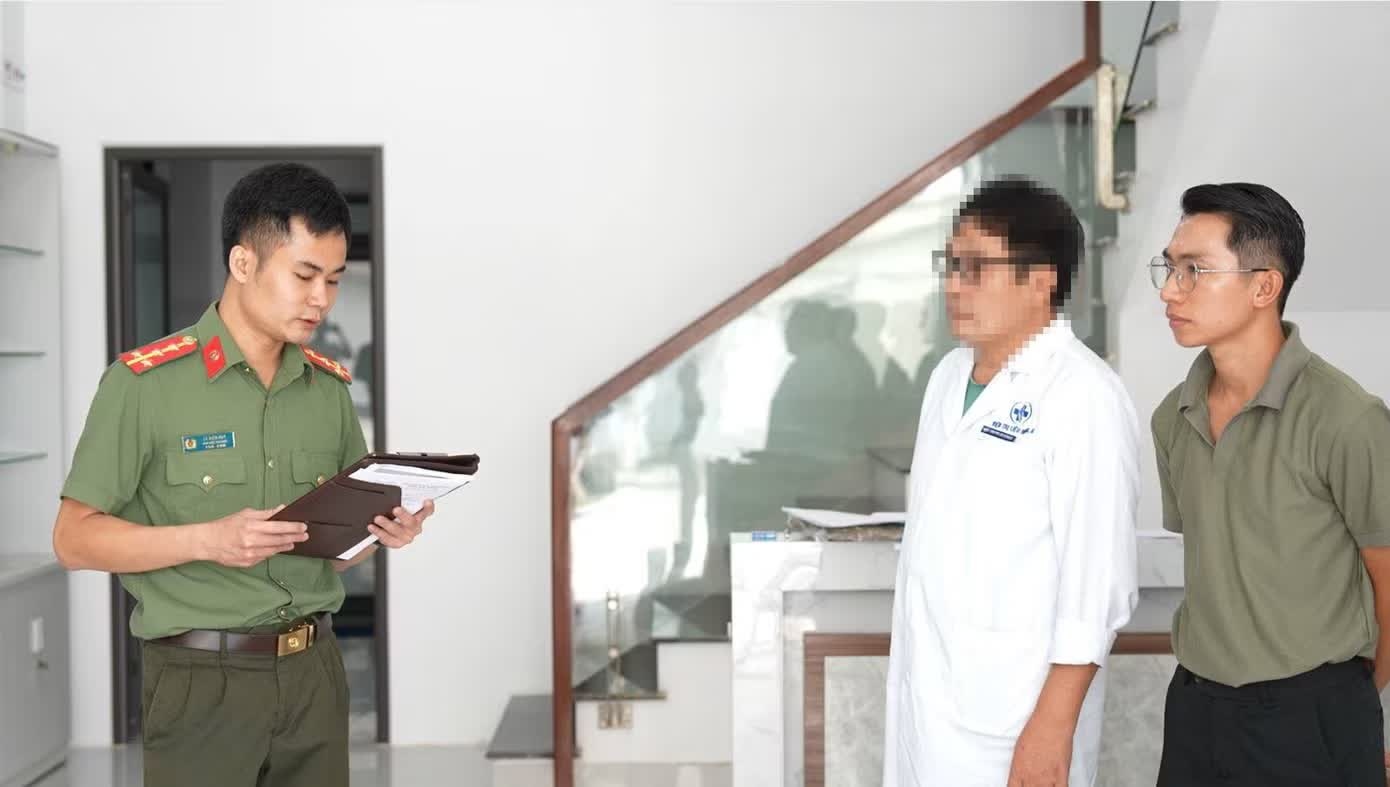 Chủ Việt Nhật CB,  Ph&ograve;ng Việt Nhật CB,  B&aacute;c sĩ rởm,  Lừa dối kh&aacute;ch h&agrave;ng ảnh 2